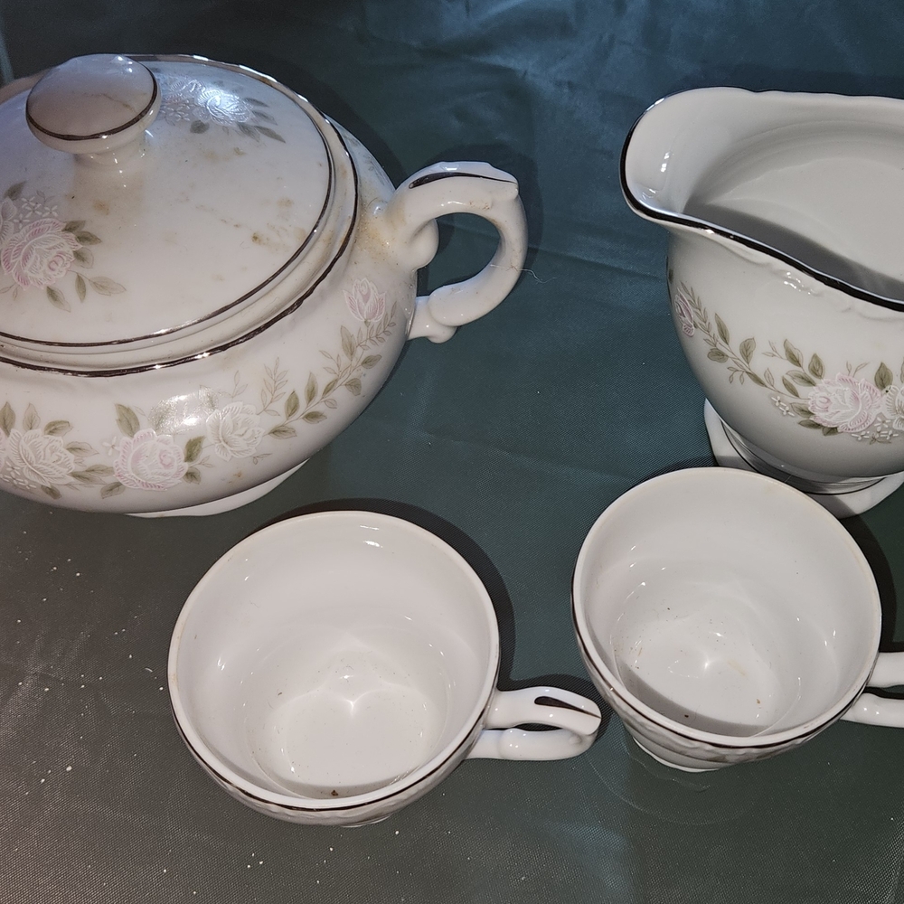 Sheffield Fine China, Classic-501.From Japan.Sugar Bowl, Creamer+2 Tiny Tea Cups